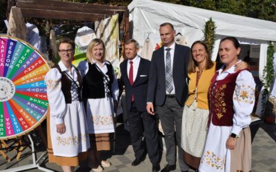Z gwarą borowiacką i haftami w Spale